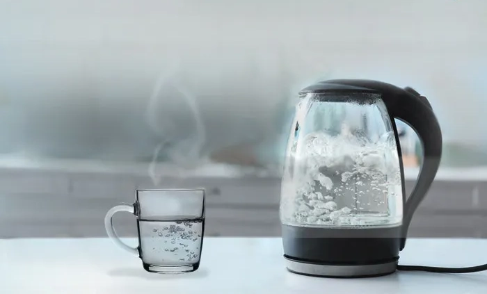 Sự Khác Biệt Của Nước Tinh Khiết RO So Với Nước Máy Đun Sôi: Vì Sao Nên Chuyển Đổi?